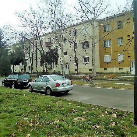 Feszek Apartman Διαμέρισμα Bekescsaba Εξωτερικό φωτογραφία